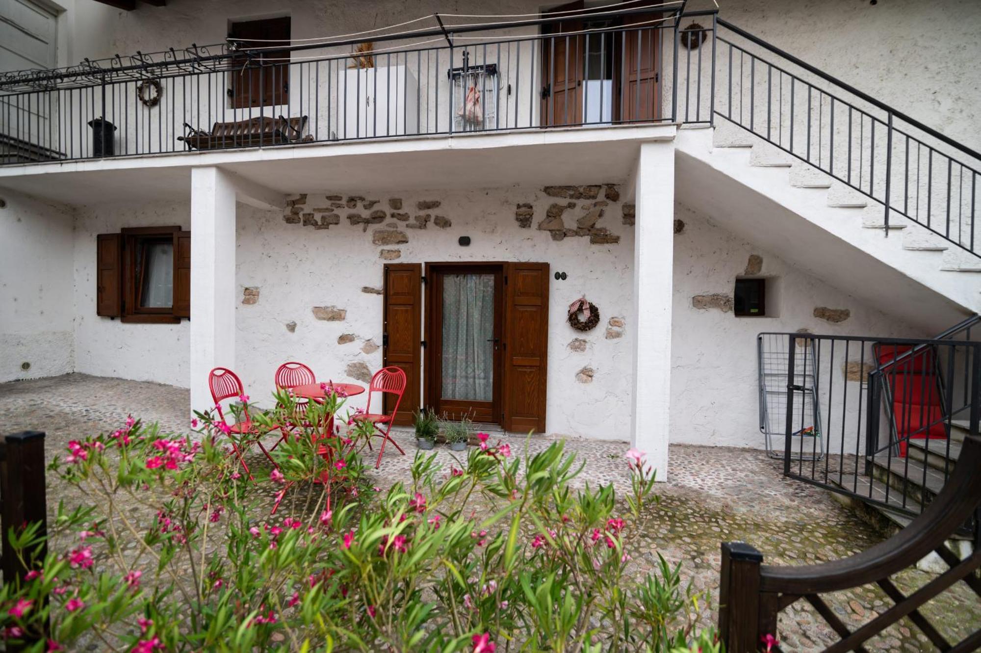 Cottage Lavanda E Rosmarino Lavis Luaran gambar